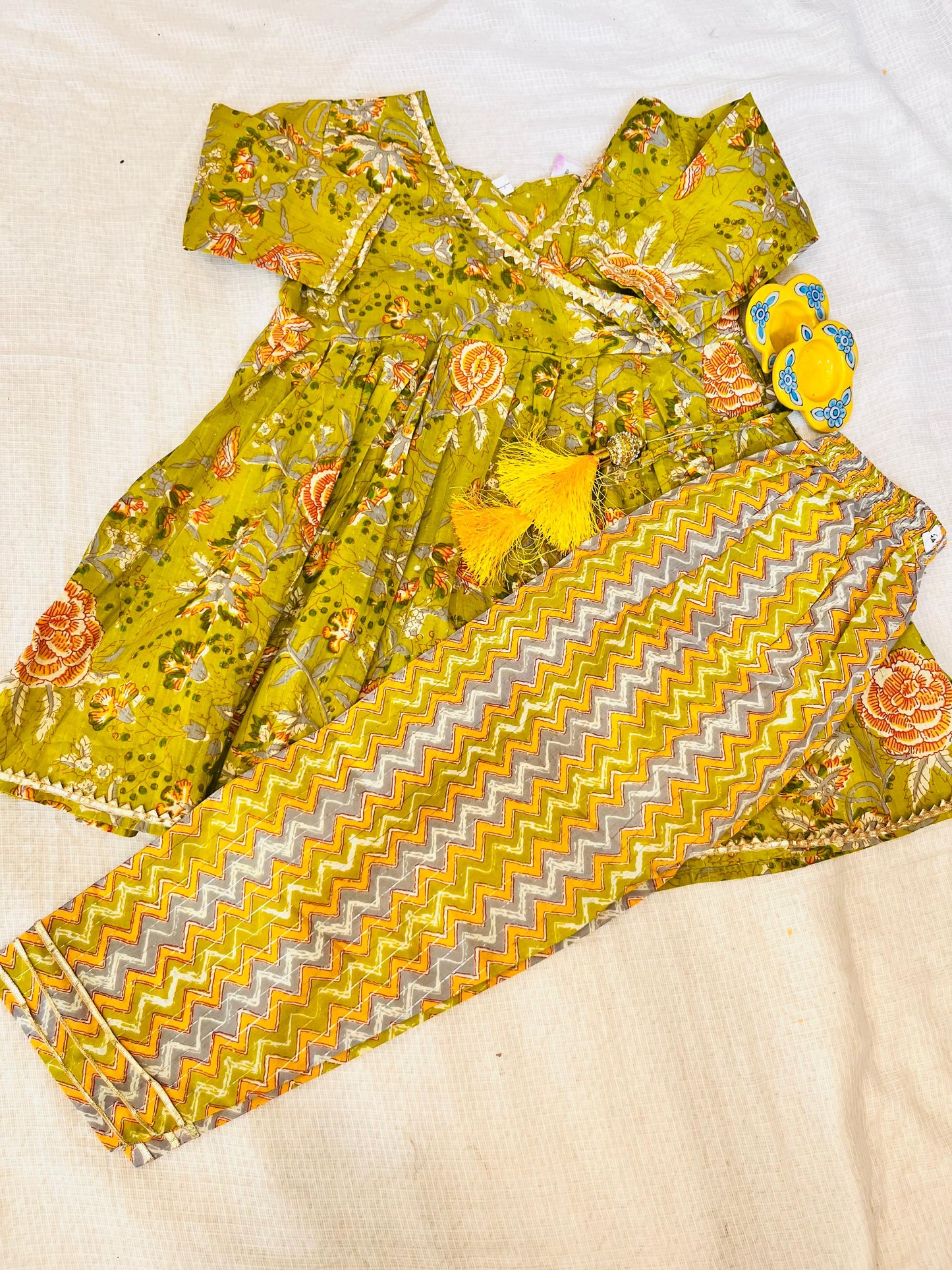 Heena Green Colour Floral Printed Girls Flare Suit Set