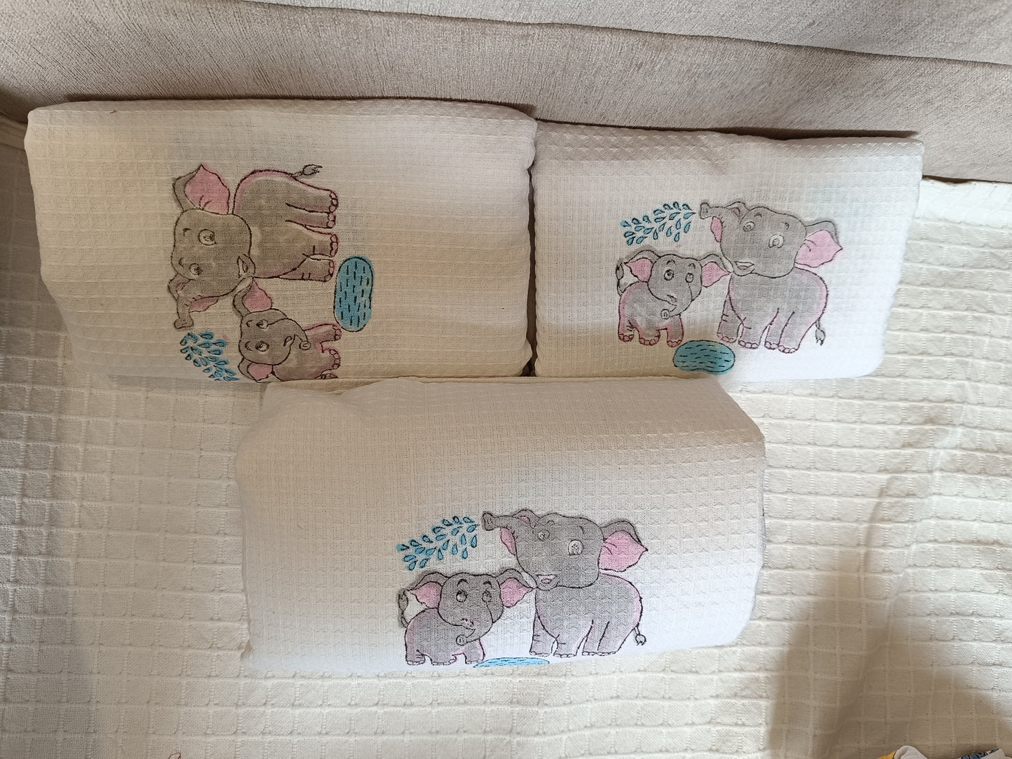Grey Elephant printed White Cotton Bath Towel