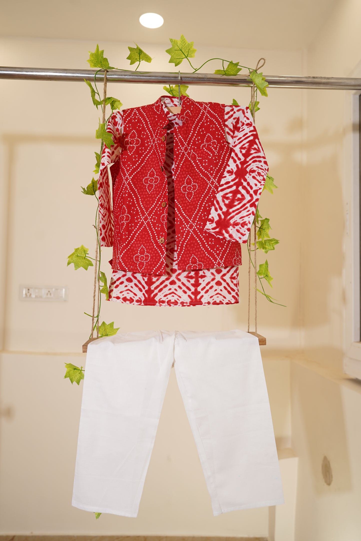 Red Bandhej Kurta And Jacket With Pyjama ( Tie and Dye)
