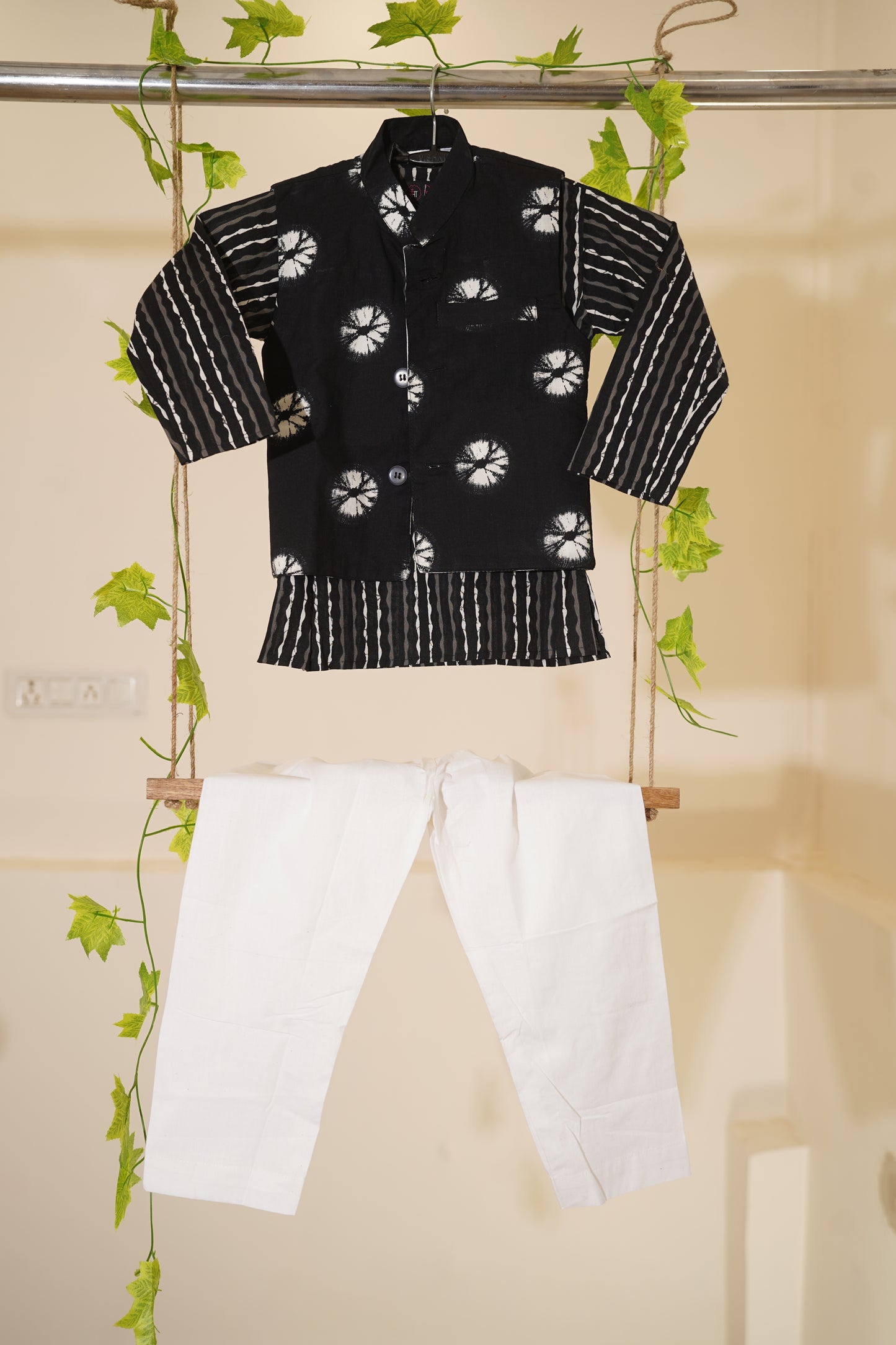 Black Bandhej Kurta and Jacket with Pyjama (Tie and Dye)