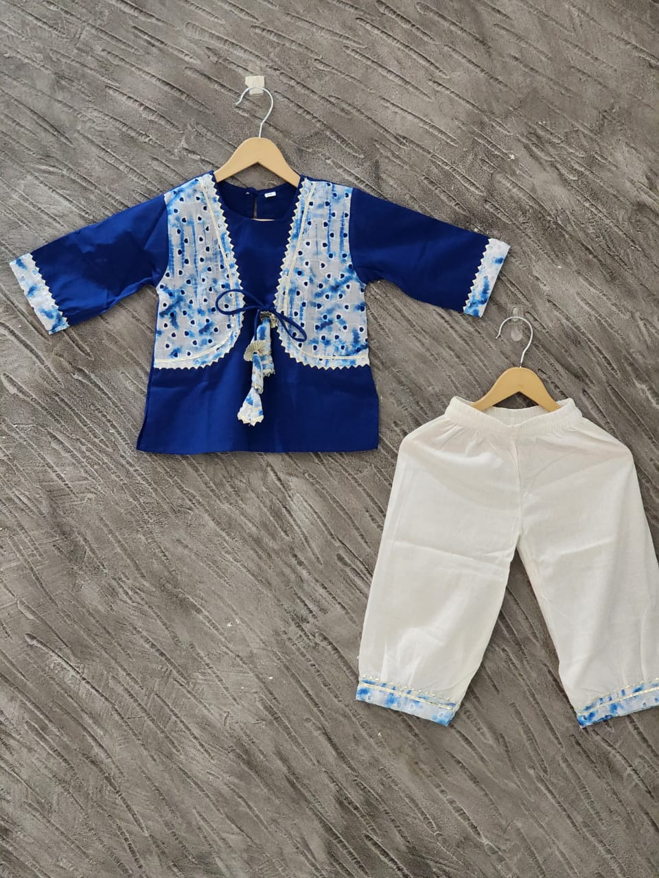 Blue Colour Tie & Dye Print Straight Suit