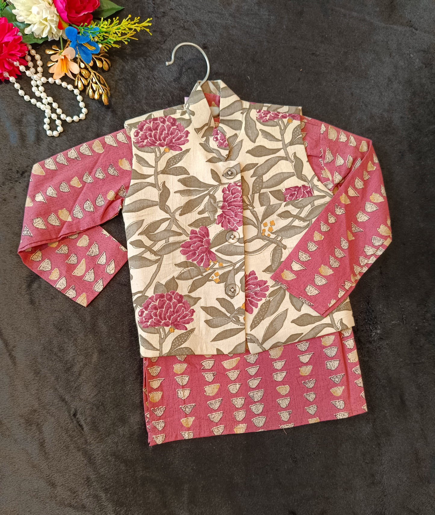 Flower Print Onion Colour Kurta Pyjama With Jacket