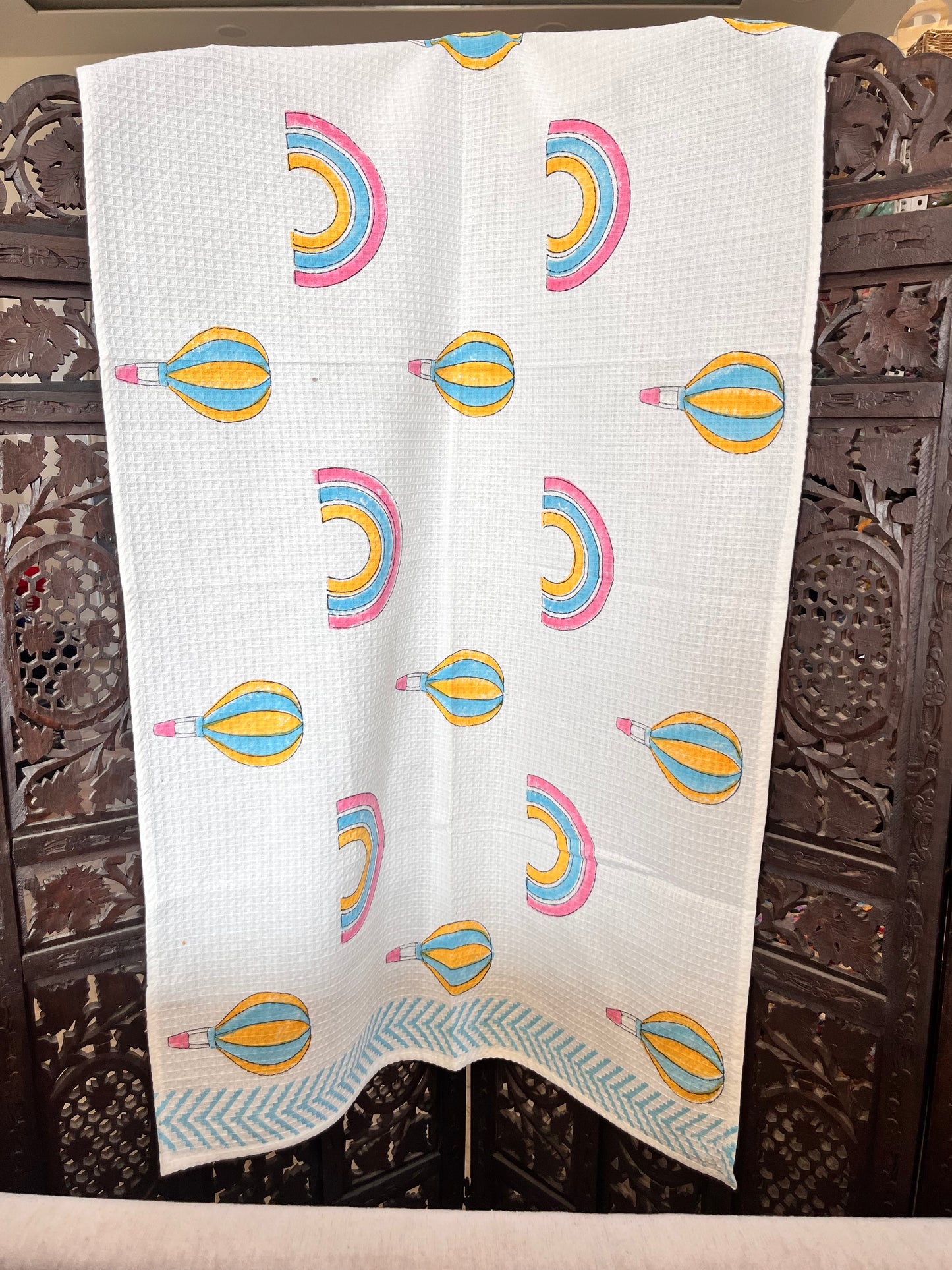 Hot Air Balloon & Rainbow Print White Cotton Bath Towel