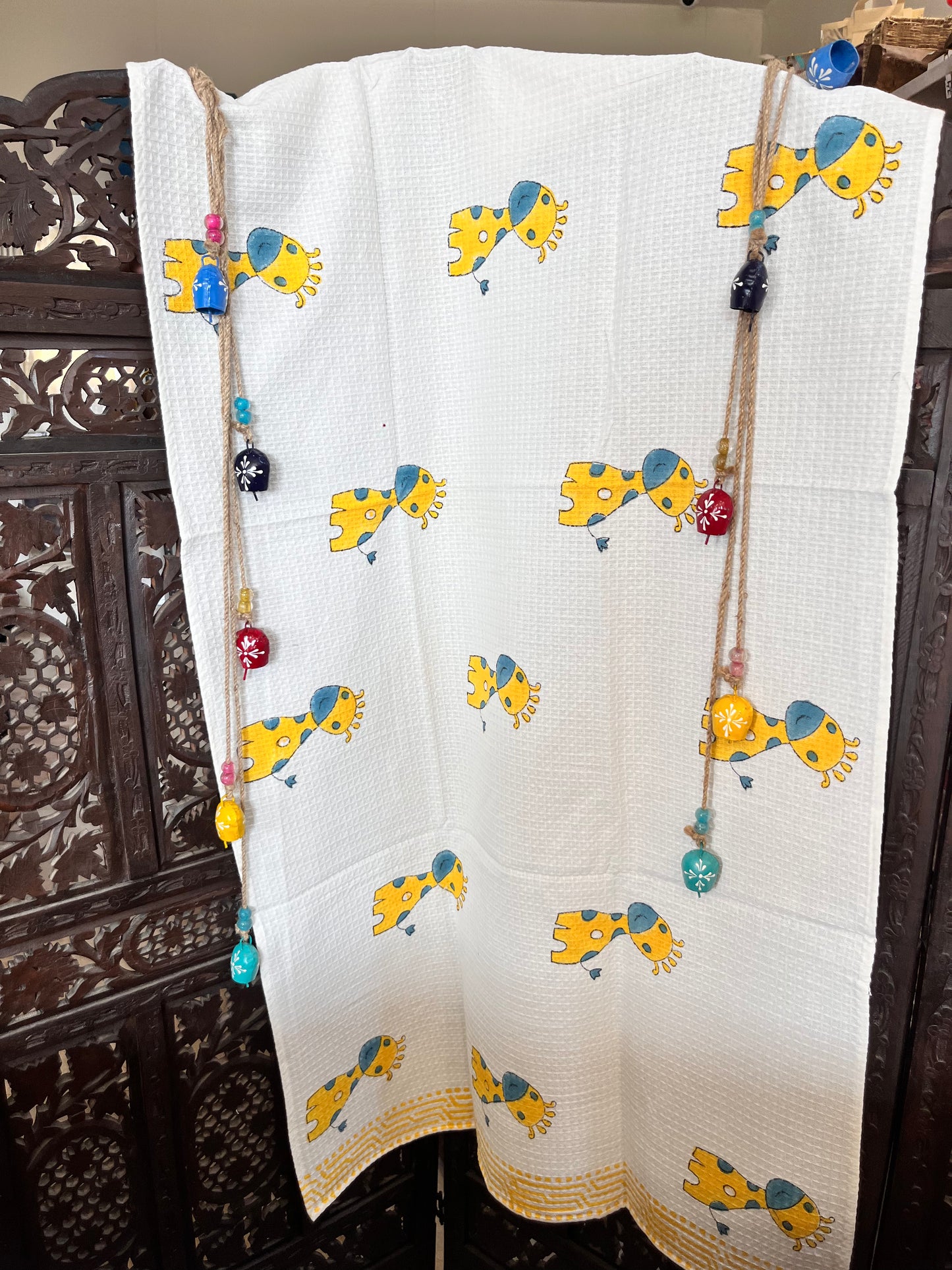 Cute Yellow Giraffe Printed White Cotton Bath Towel