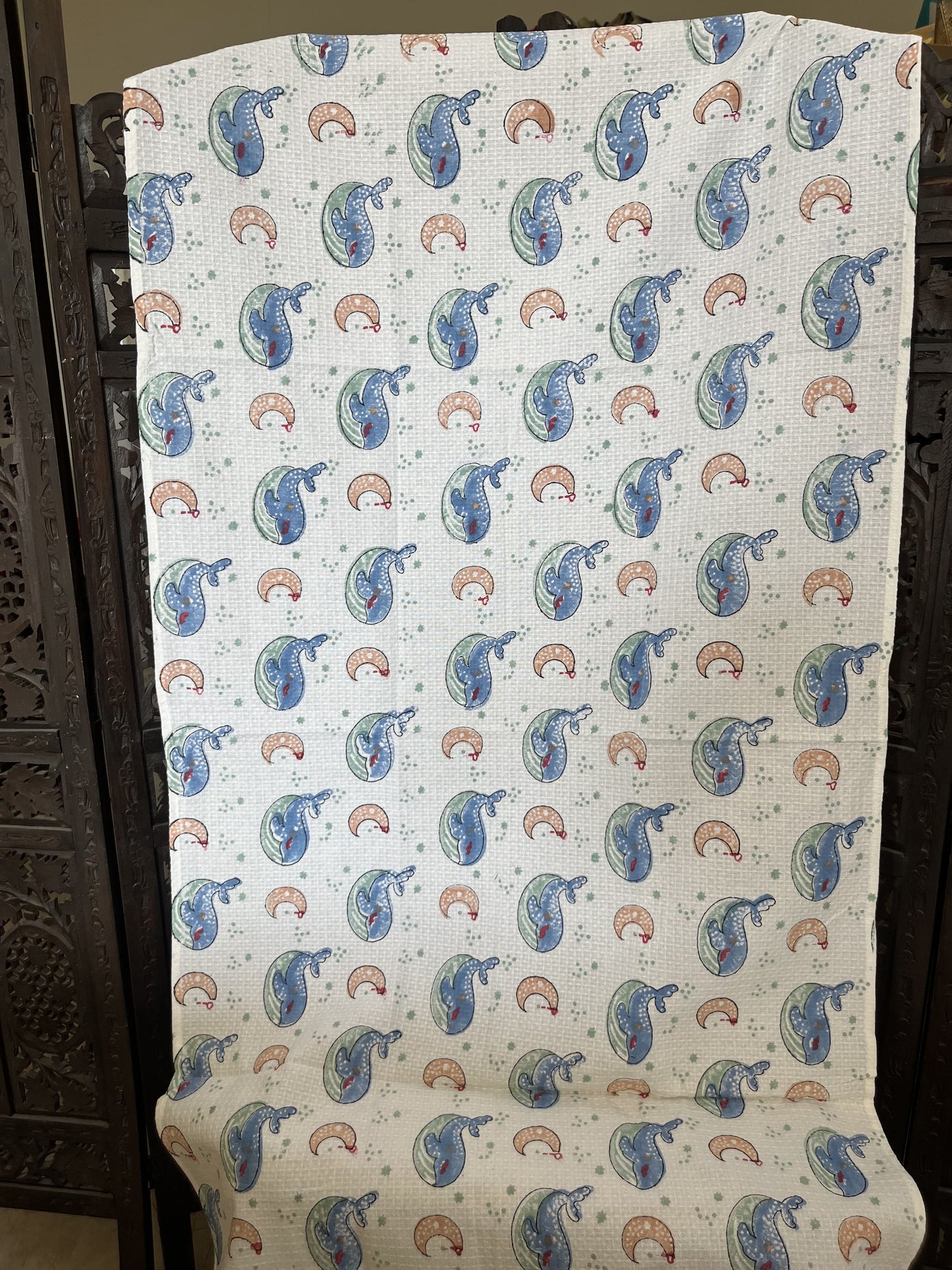 Blue whale Printed White Cotton Bath Towel