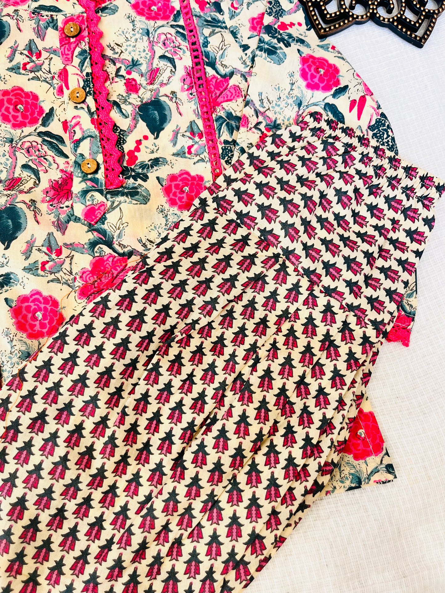 Pink Flower printed Straight Kurta with Dhoti Style Tulip Pant