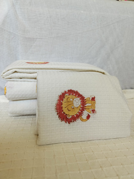 Adorable Lion White Cotton Bath Towel