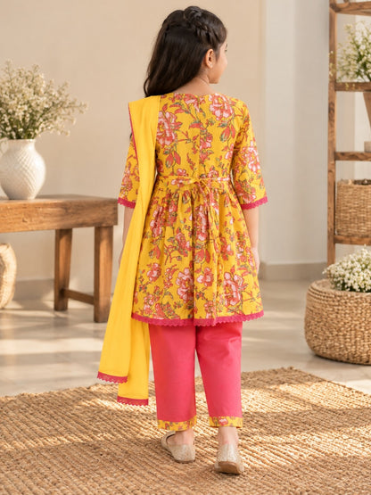 Yellow Colour Floral Printed Girls Flared Suit Set