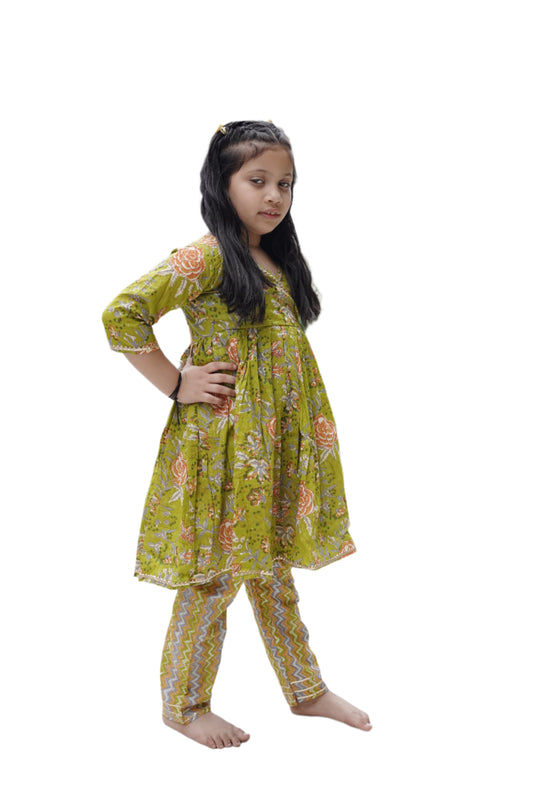 Heena Green Colour Floral Printed Girls Flare Suit Set