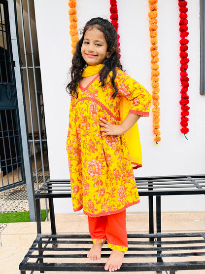 Yellow Colour Floral Printed Girls Flared Suit Set