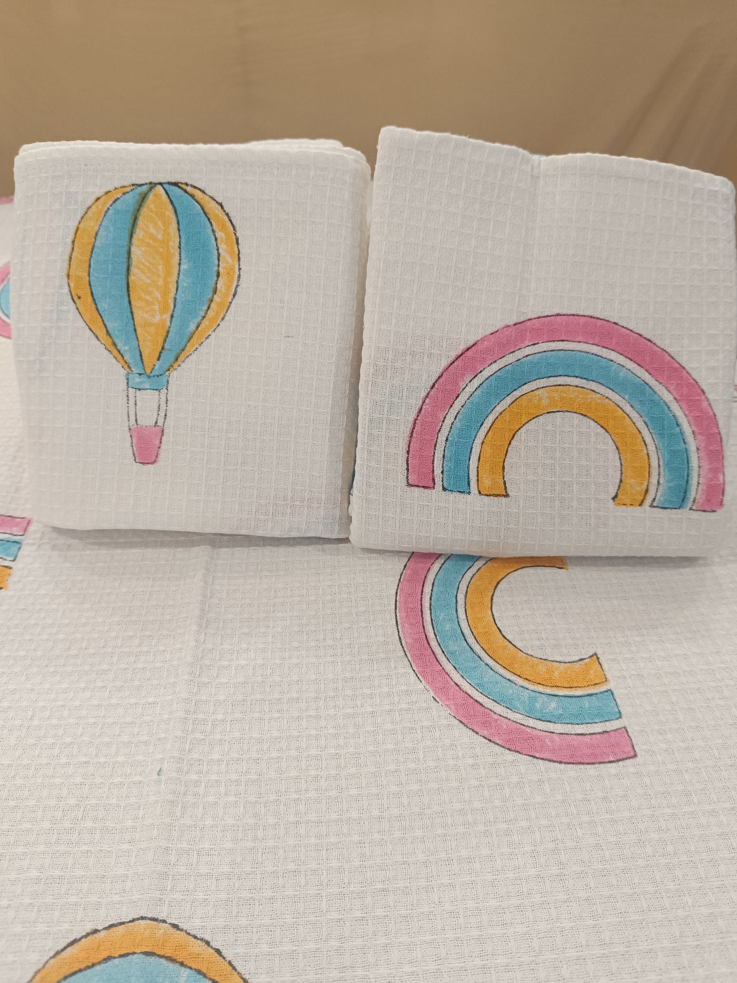 Hot Air Balloon & Rainbow Print White Cotton Bath Towel