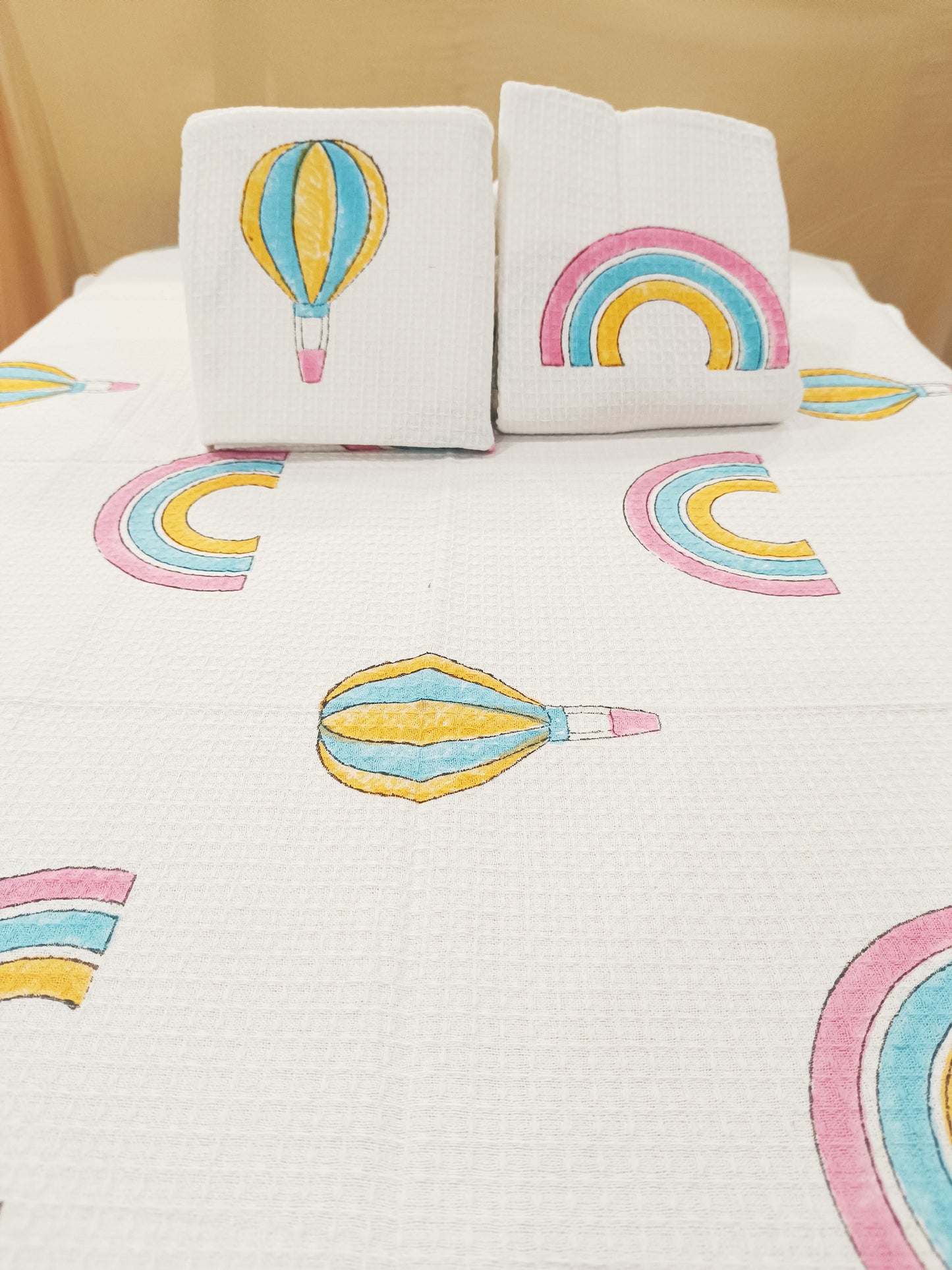 Hot Air Balloon & Rainbow Print White Cotton Bath Towel