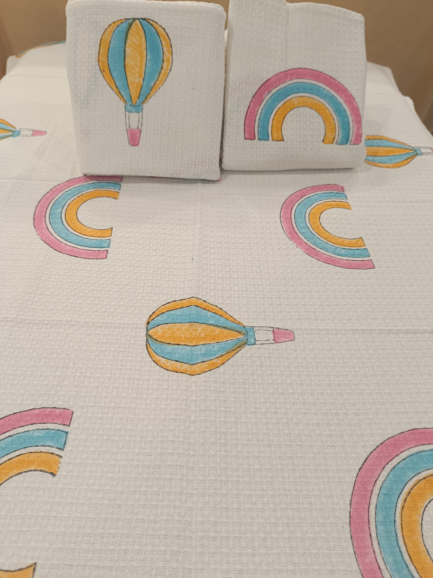 Hot Air Balloon & Rainbow Print White Cotton Bath Towel