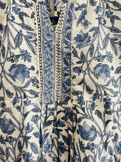 Lavender Colour Floral Printed Nyra Cut suit with Sant