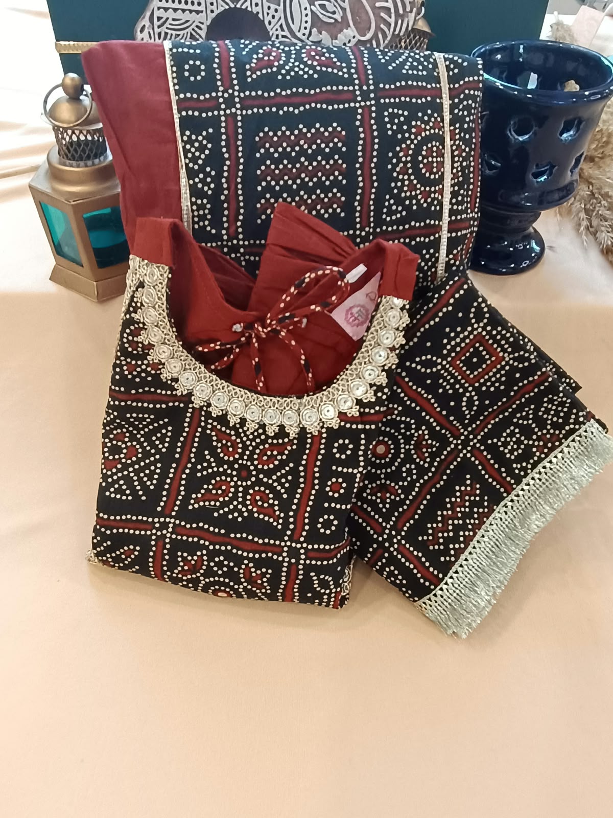 Gujarati Marron/ Black Bandhani Lehnga- Choli set