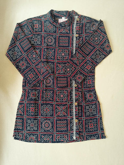 Bandhej printed, Black colored side button kurta -Pyjama set