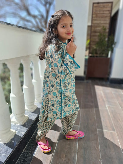 Pink Flower printed Straight Kurta with Dhoti Style Tulip Pant
